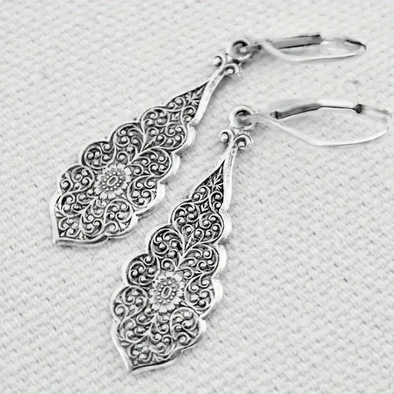 Ice Flowers Embossed Pattern Pendant Classic Matching Earrings